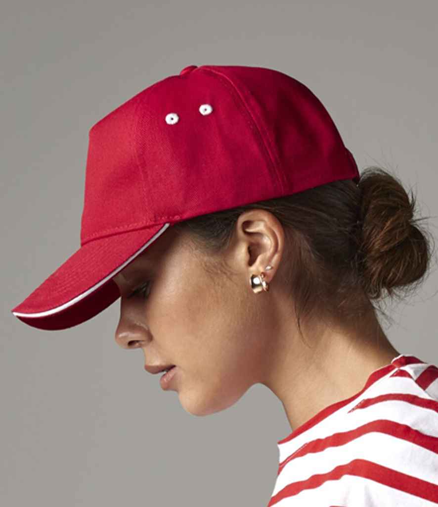 Beechfield Ultimate 5 Panel Cap with Sandwich Peak | Classic Red/White