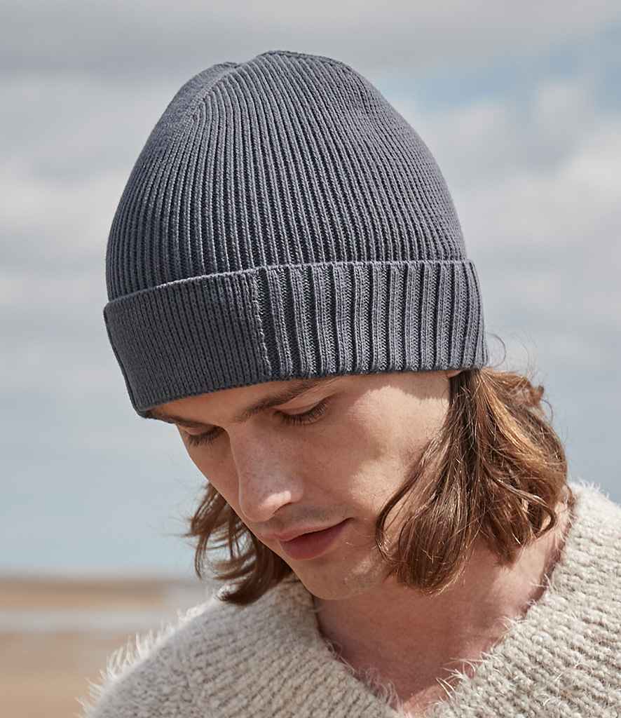 Beechfield Organic Cotton Engineered Patch Beanie | Graphite Grey