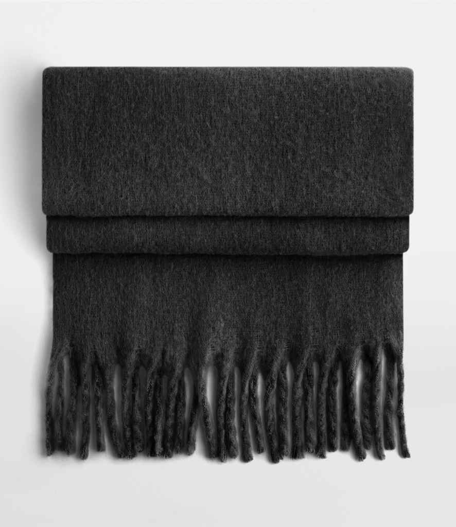 Beechfield Fluffy Scarf | Black
