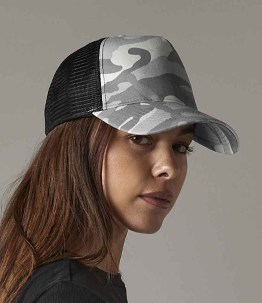 Beechfield Camo Snapback Trucker Cap | Arctic Camo