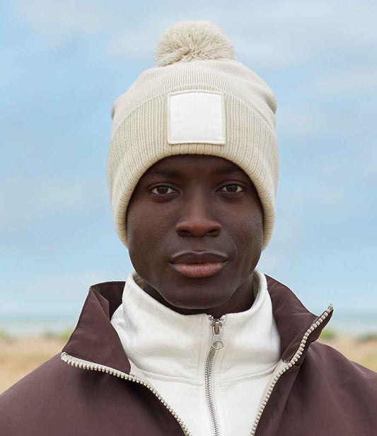 Beechfield Appliqué Patch Pom Beanie | Oatmeal/White