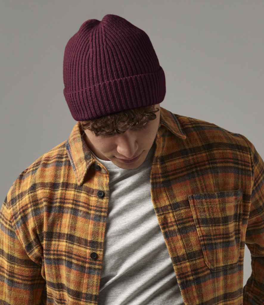 Beechfield Engineered Knit Ribbed Beanie | Burgundy