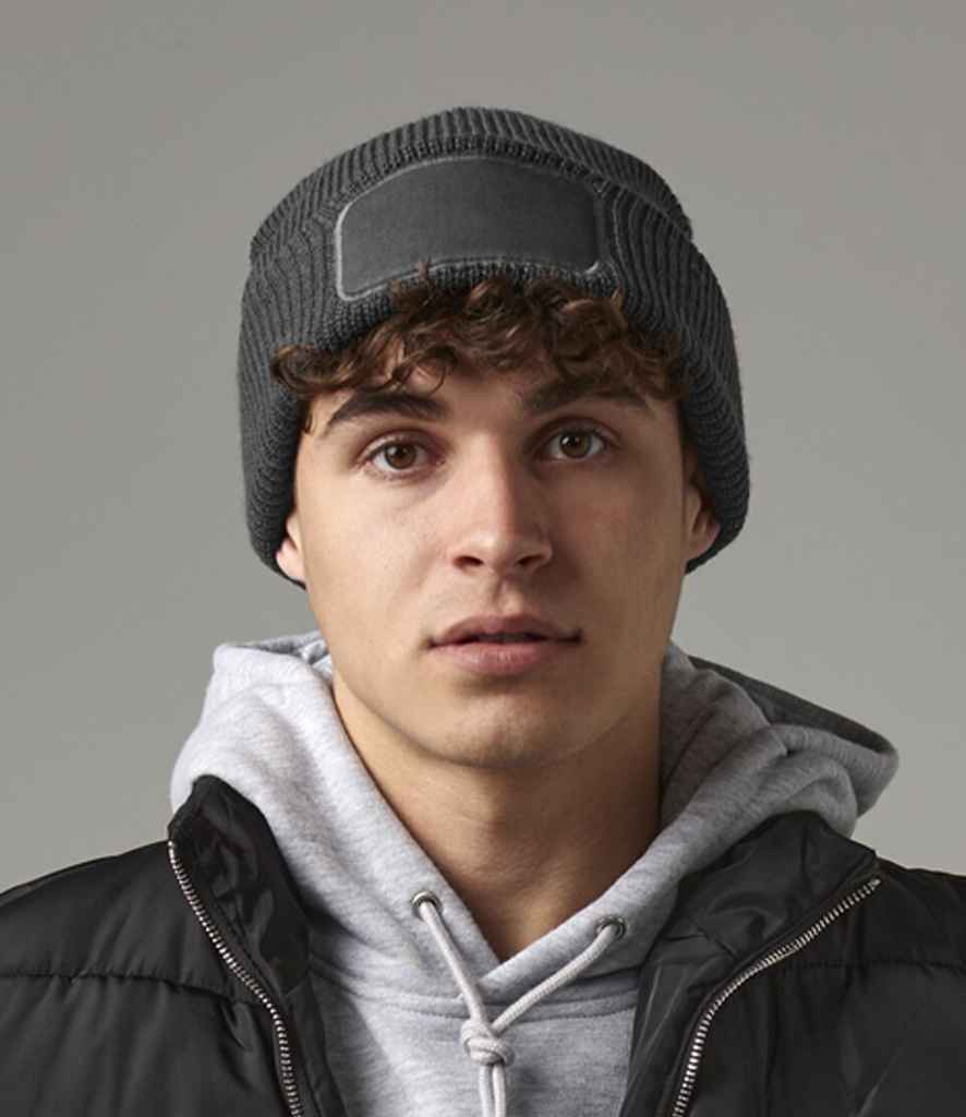 Beechfield Thinsulate™ Patch Beanie | Graphite Grey