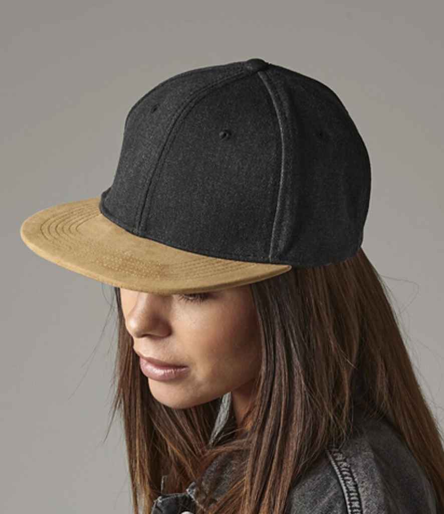 Beechfield Suede Peak Snapback Cap | Vintage Black