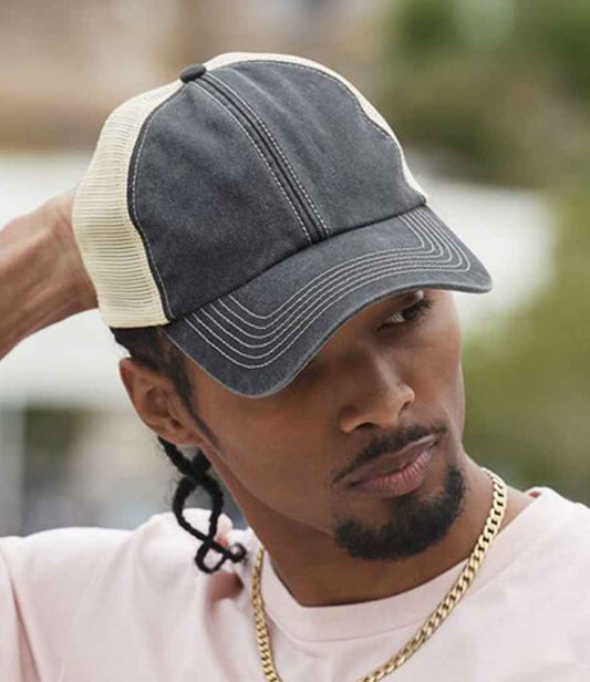 Beechfield 6 Panel Vintage Trucker Cap | Vintage Black/Stone