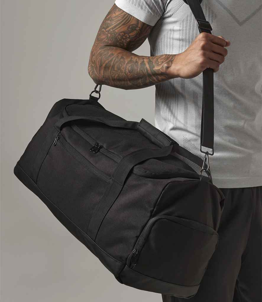 BagBase Medium Training Holdall | Black